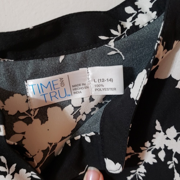 Black floral blouse - Picture 2 of 2